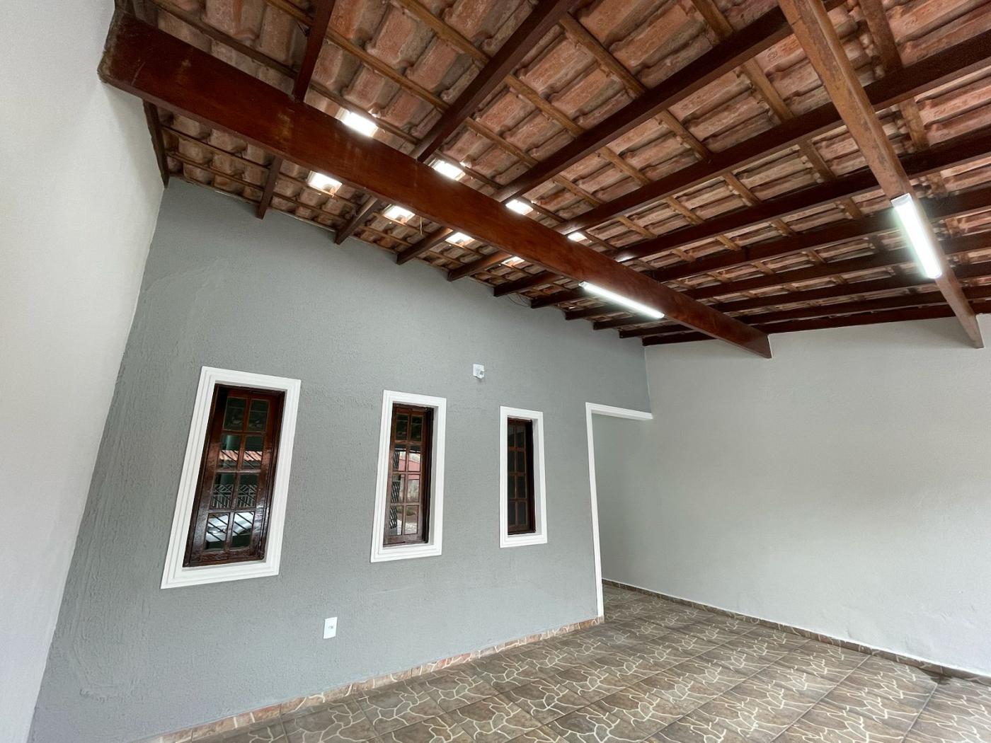 Casa à venda com 3 quartos, 150m² - Foto 2