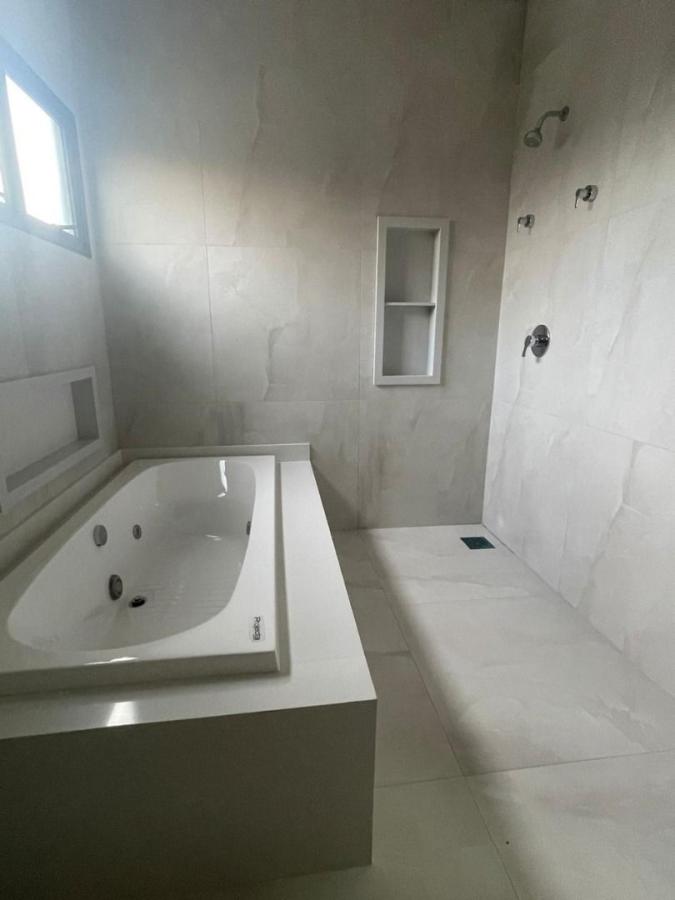 Casa à venda com 3 quartos, 211m² - Foto 13