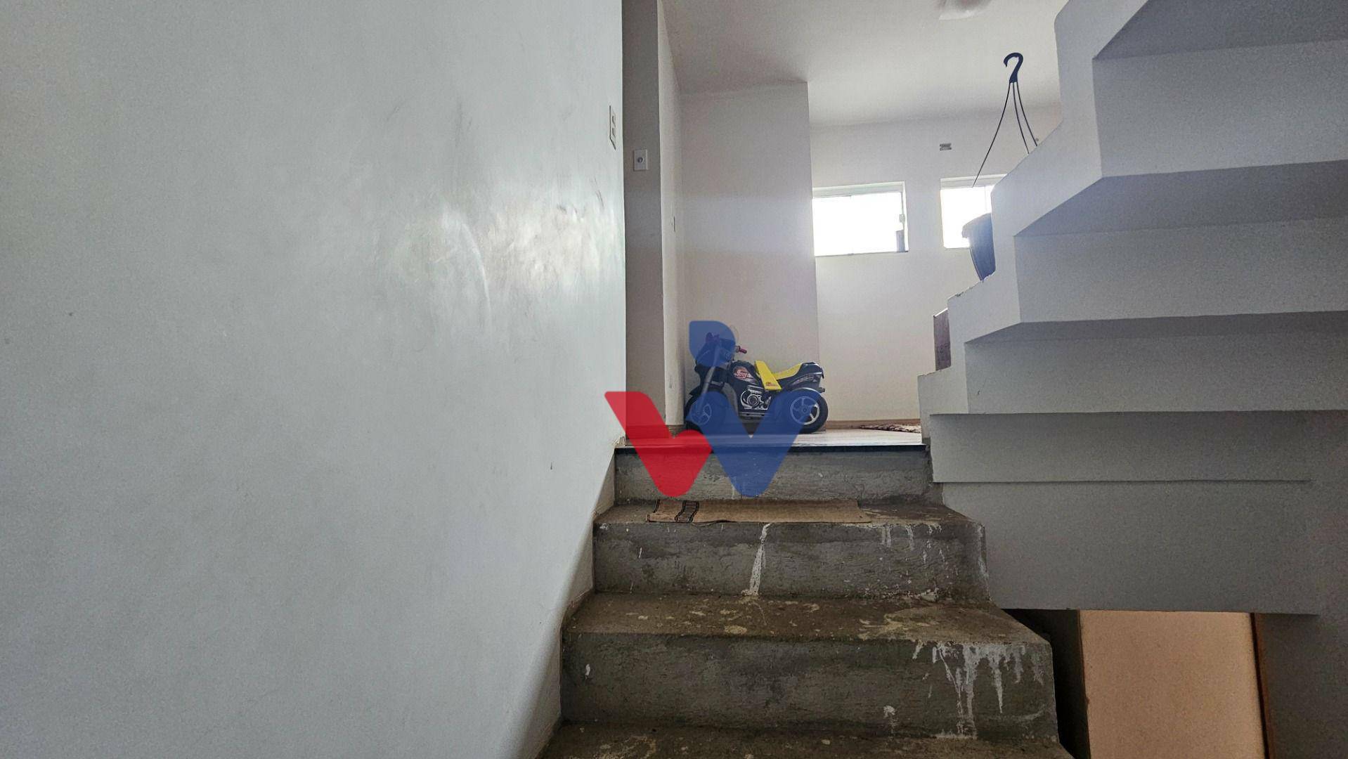 Sobrado à venda com 4 quartos, 350m² - Foto 9