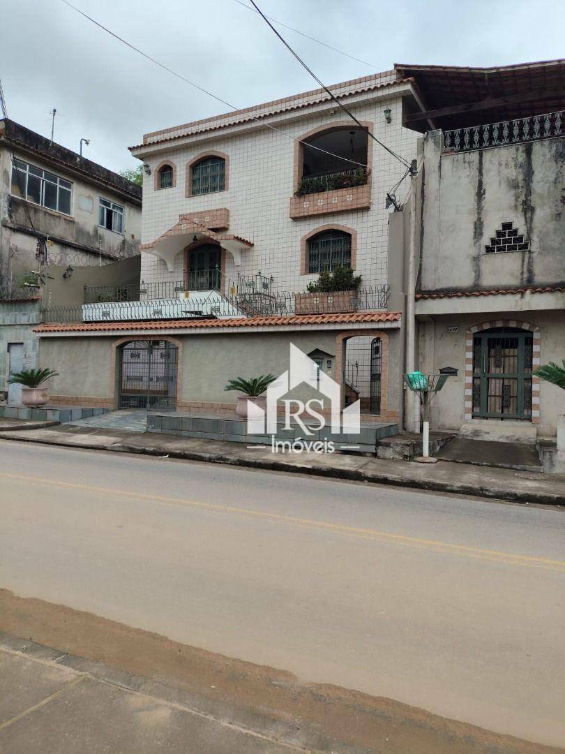 Casa à venda com 3 quartos, 250m² - Foto 1