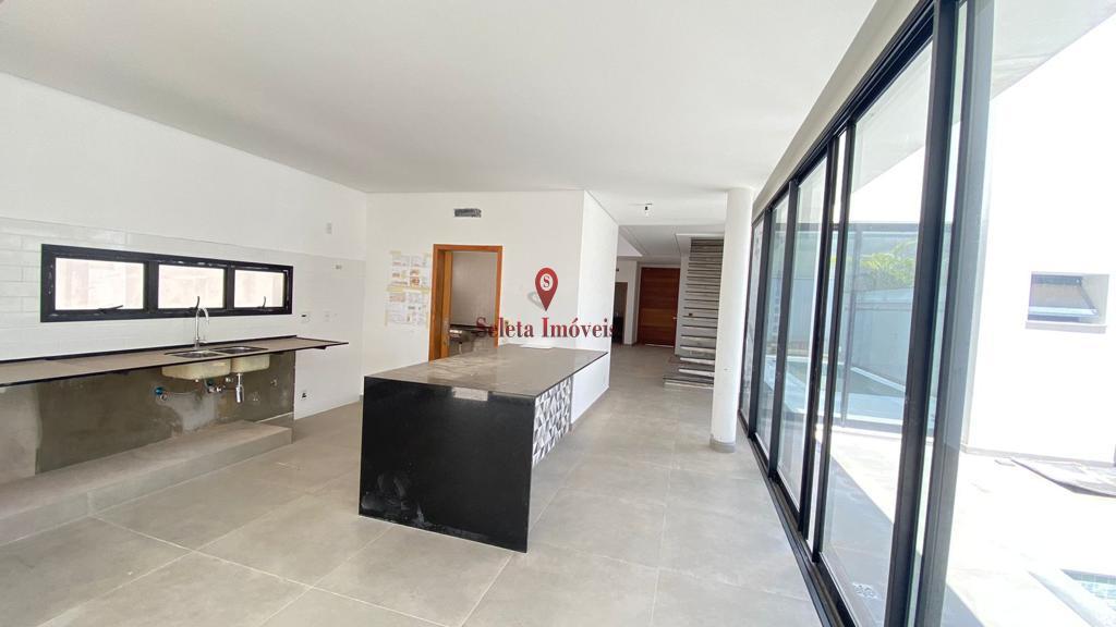 Casa à venda com 5 quartos, 298m² - Foto 7