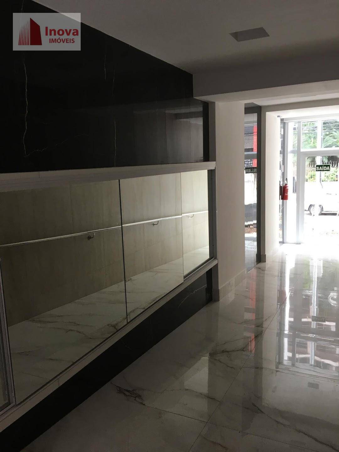 Apartamento à venda com 4 quartos, 200m² - Foto 2