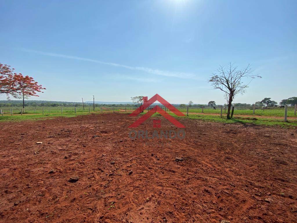 Fazenda à venda com 3 quartos, 2420000M2 - Foto 1