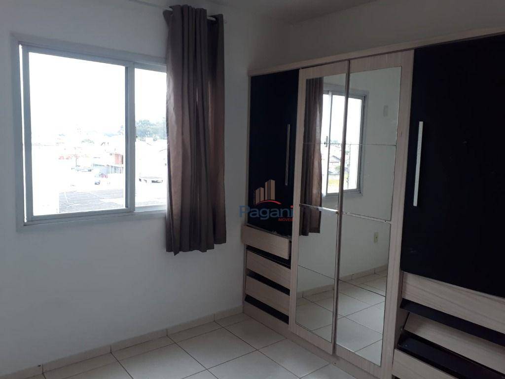 Apartamento à venda com 2 quartos, 65m² - Foto 4