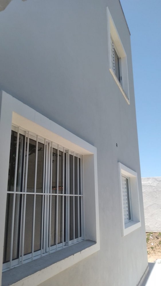 Sobrado à venda com 4 quartos, 170m² - Foto 1