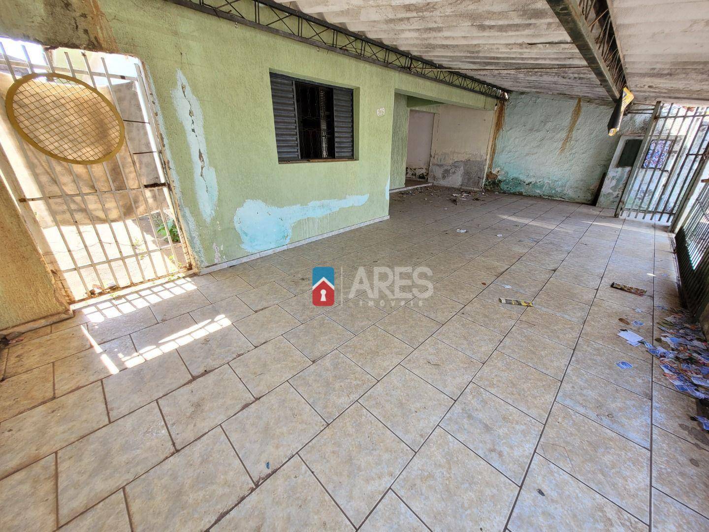 Casa à venda com 2 quartos, 100m² - Foto 1