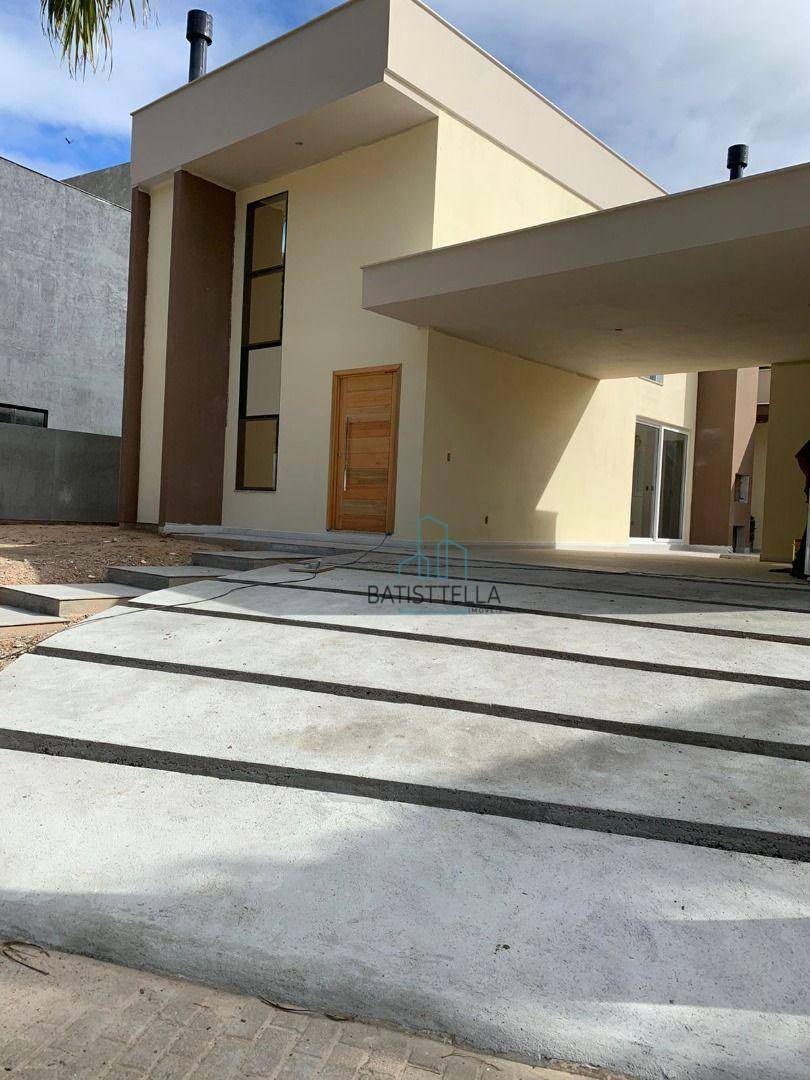 Casa à venda com 3 quartos, 178m² - Foto 2