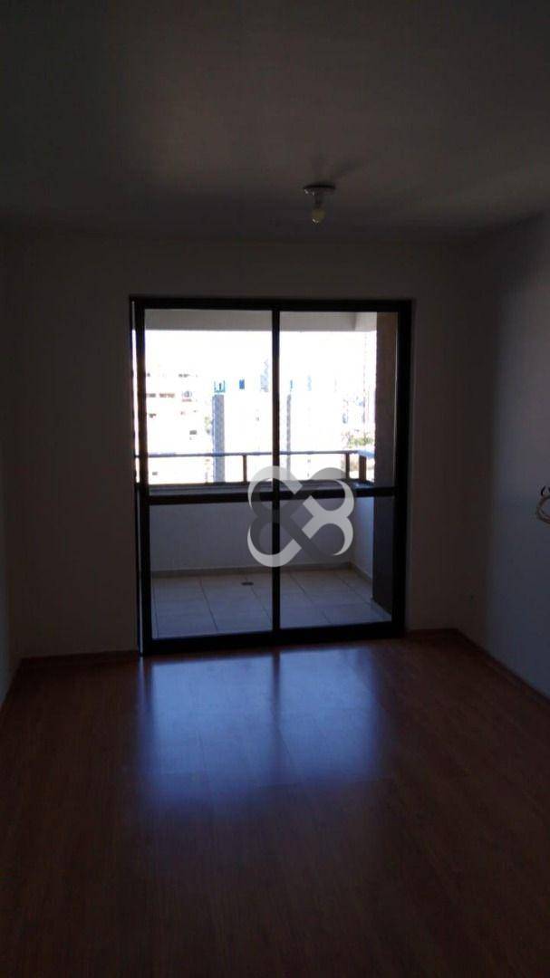 Apartamento à venda com 3 quartos, 77m² - Foto 2