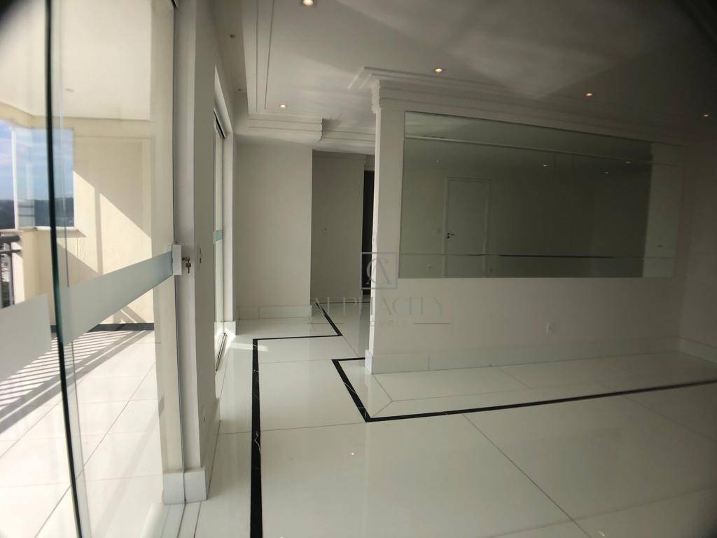 Apartamento à venda com 3 quartos, 165m² - Foto 1