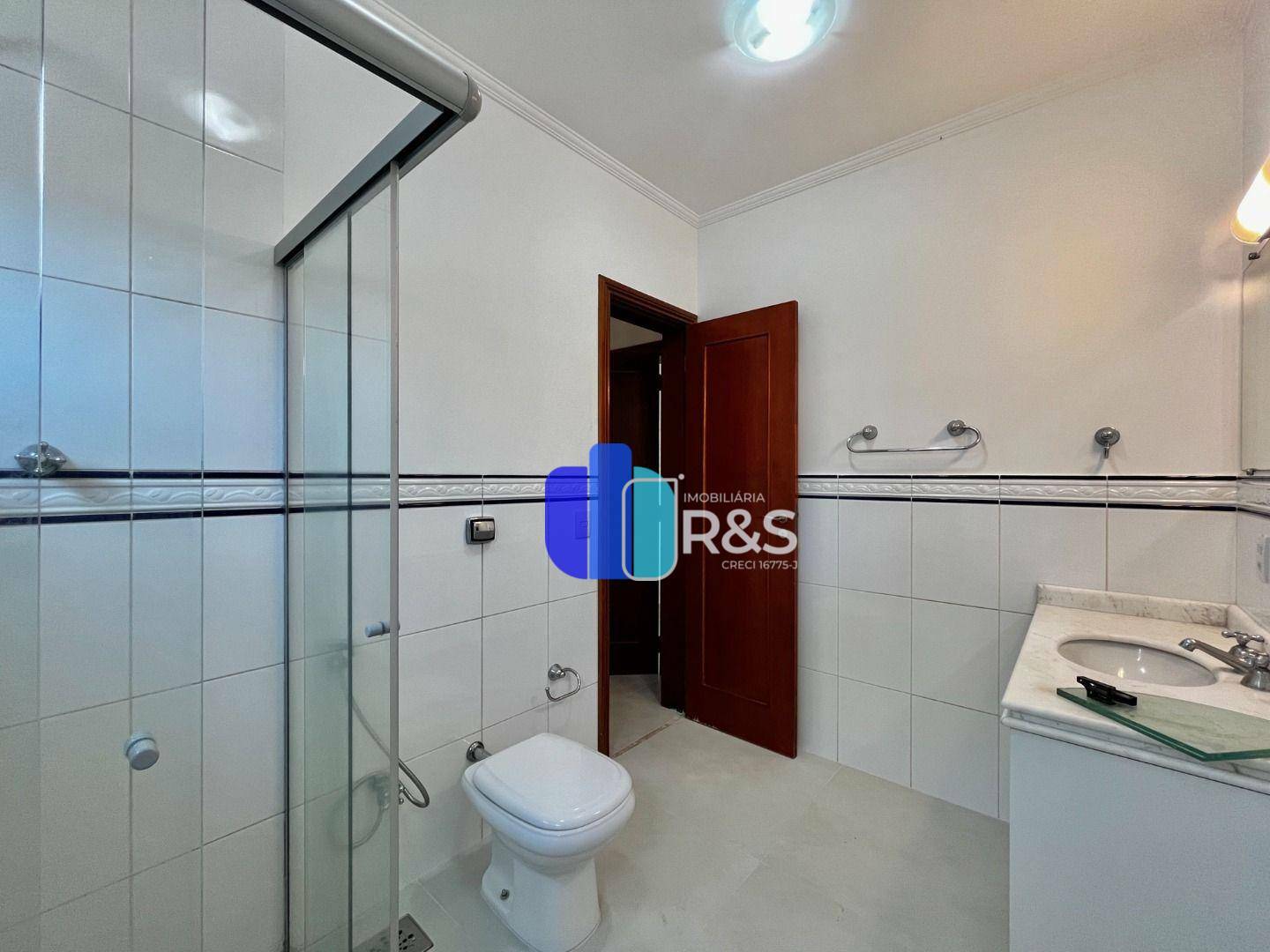 Casa de Condomínio para alugar com 3 quartos, 211m² - Foto 45