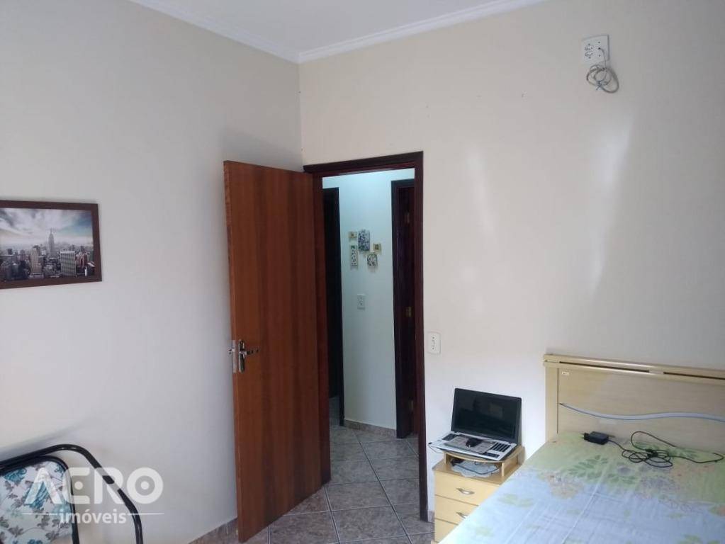 Casa à venda com 4 quartos, 171m² - Foto 11