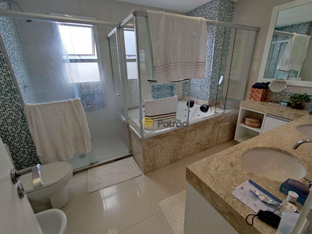 Apartamento à venda com 3 quartos, 242m² - Foto 27