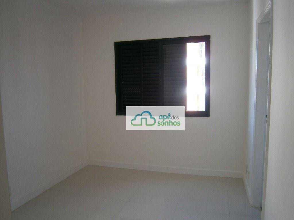 Apartamento para alugar com 2 quartos, 70m² - Foto 14