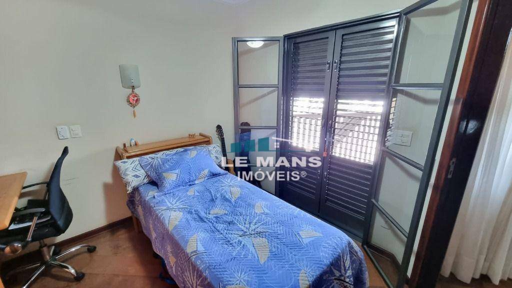 Casa à venda com 3 quartos, 205m² - Foto 27