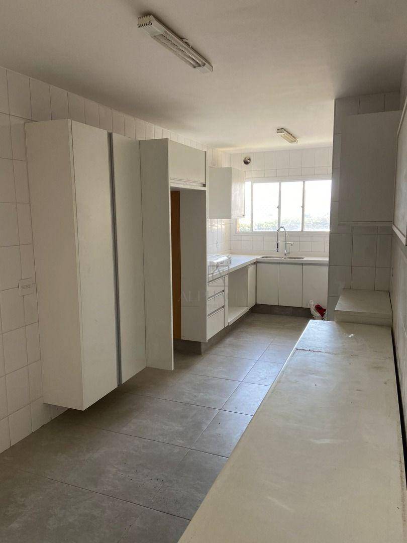 Apartamento para alugar com 3 quartos, 165m² - Foto 15