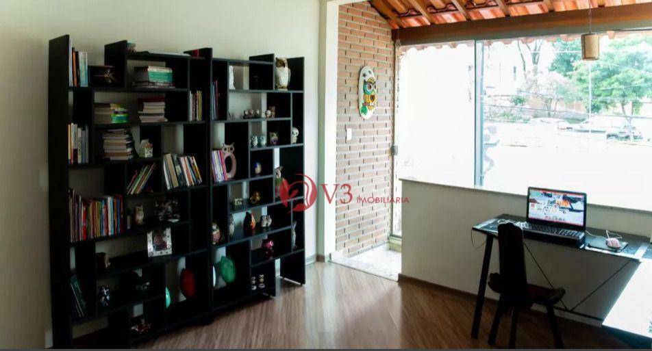 Casa à venda com 3 quartos, 200m² - Foto 8