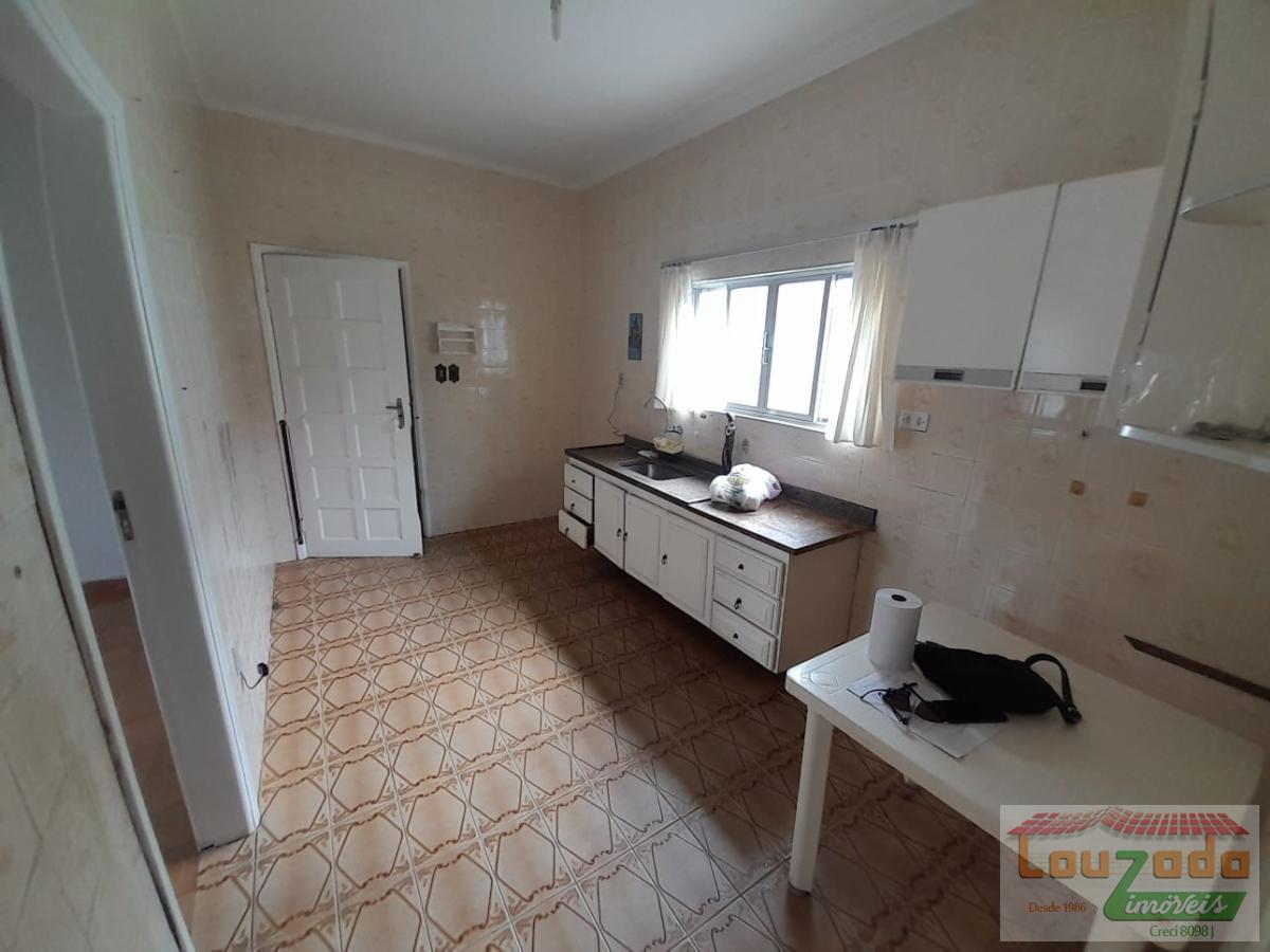 Casa à venda com 4 quartos, 291m² - Foto 4