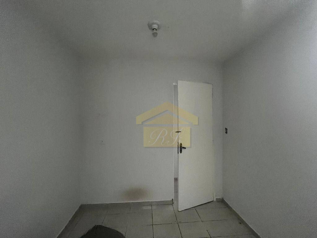 Casa para alugar com 2 quartos, 40m² - Foto 5