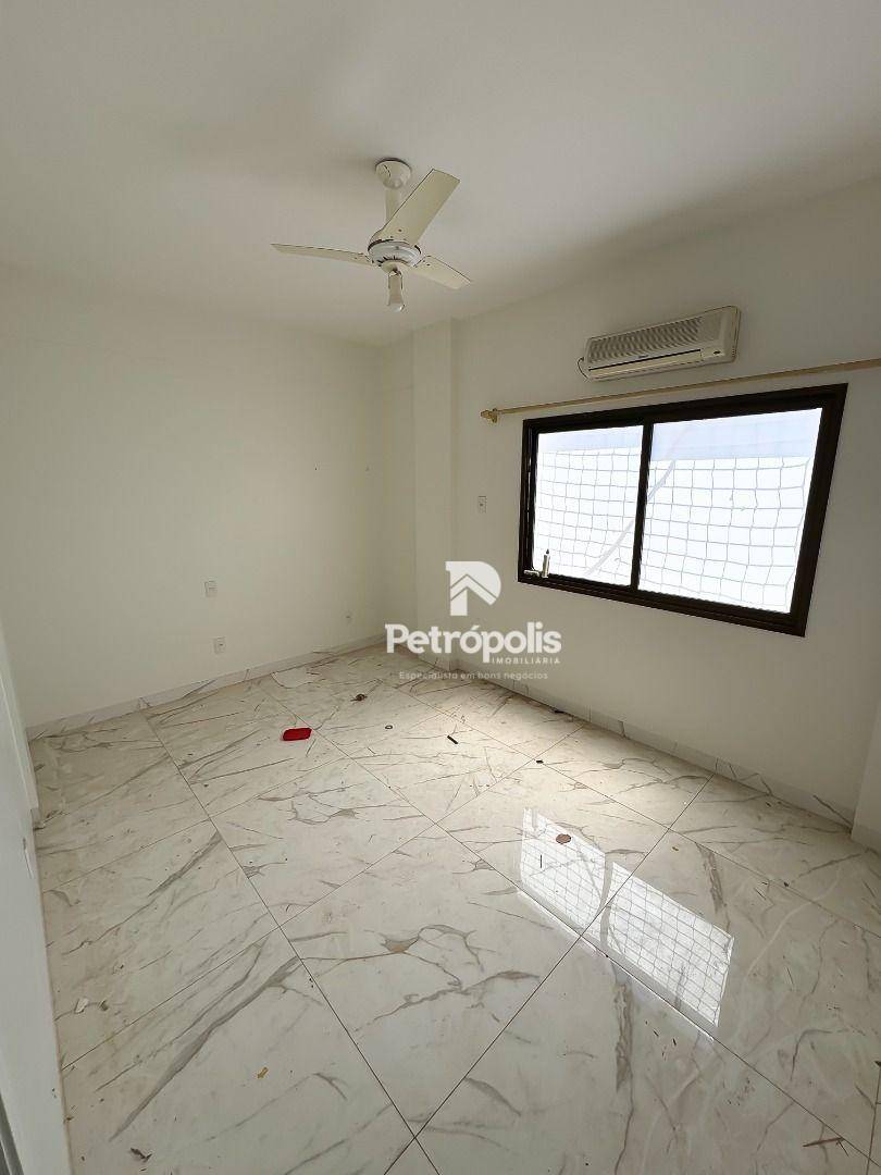 Apartamento à venda com 3 quartos, 169m² - Foto 12