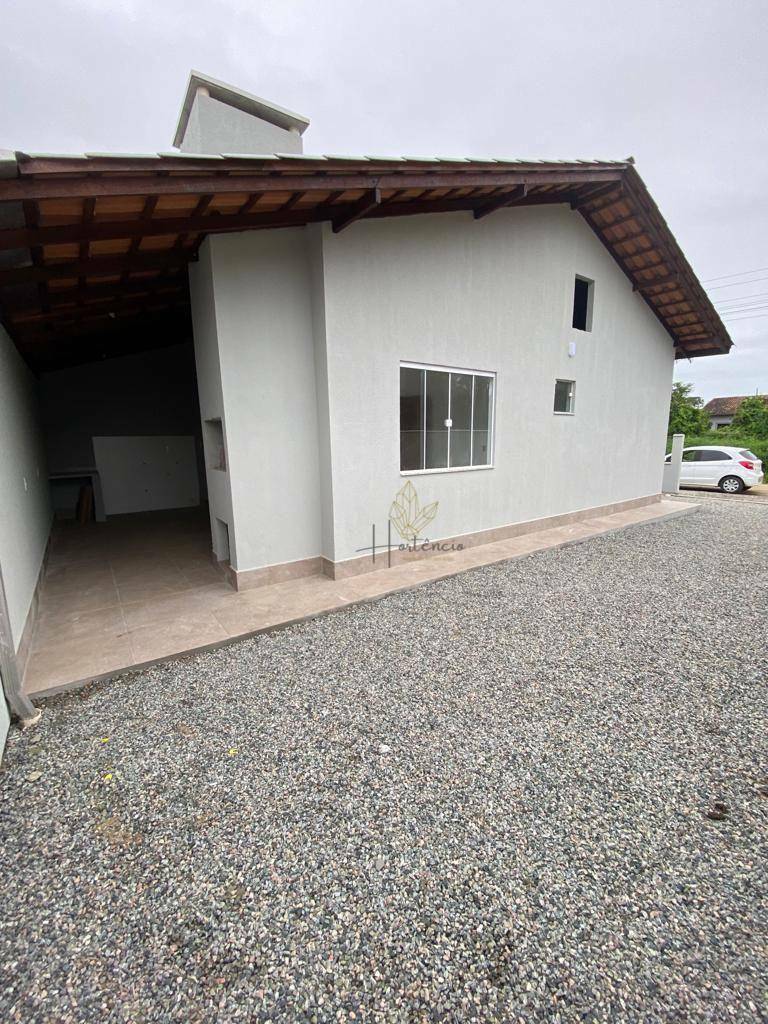 Casa à venda com 2 quartos, 65m² - Foto 1