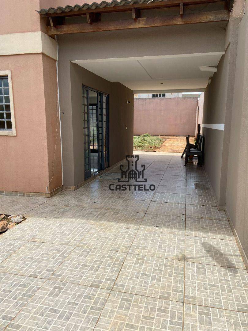 Casa à venda com 3 quartos, 100m² - Foto 3