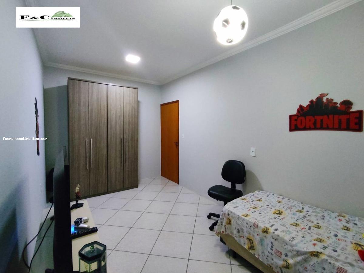 Casa à venda com 3 quartos, 200m² - Foto 6