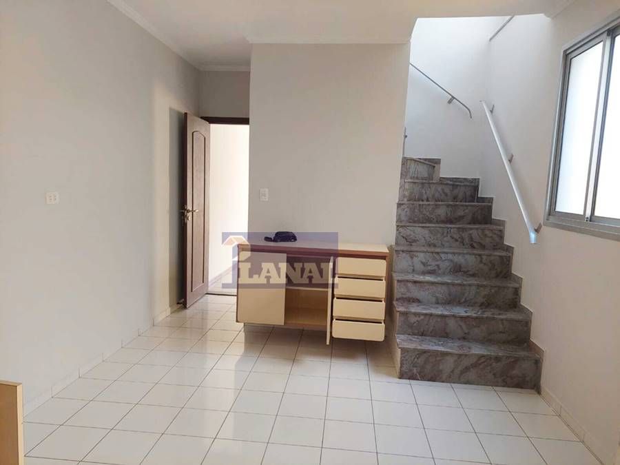 Sobrado à venda com 3 quartos, 135m² - Foto 2