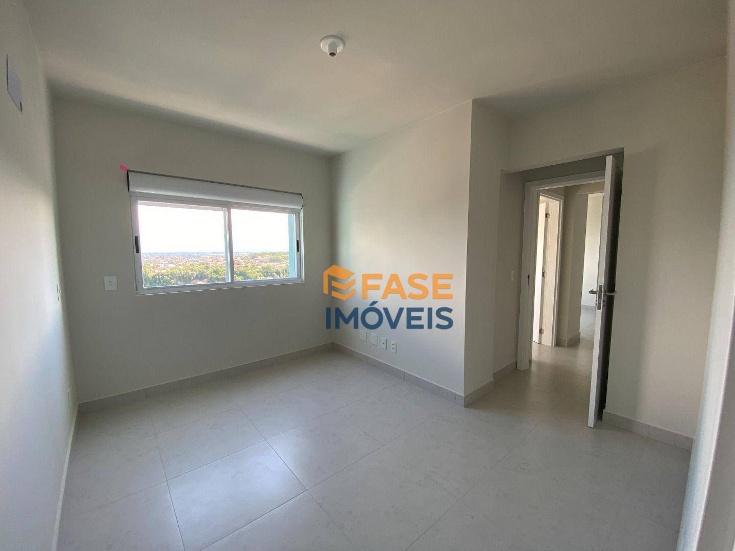 Apartamento à venda com 2 quartos, 66m² - Foto 4