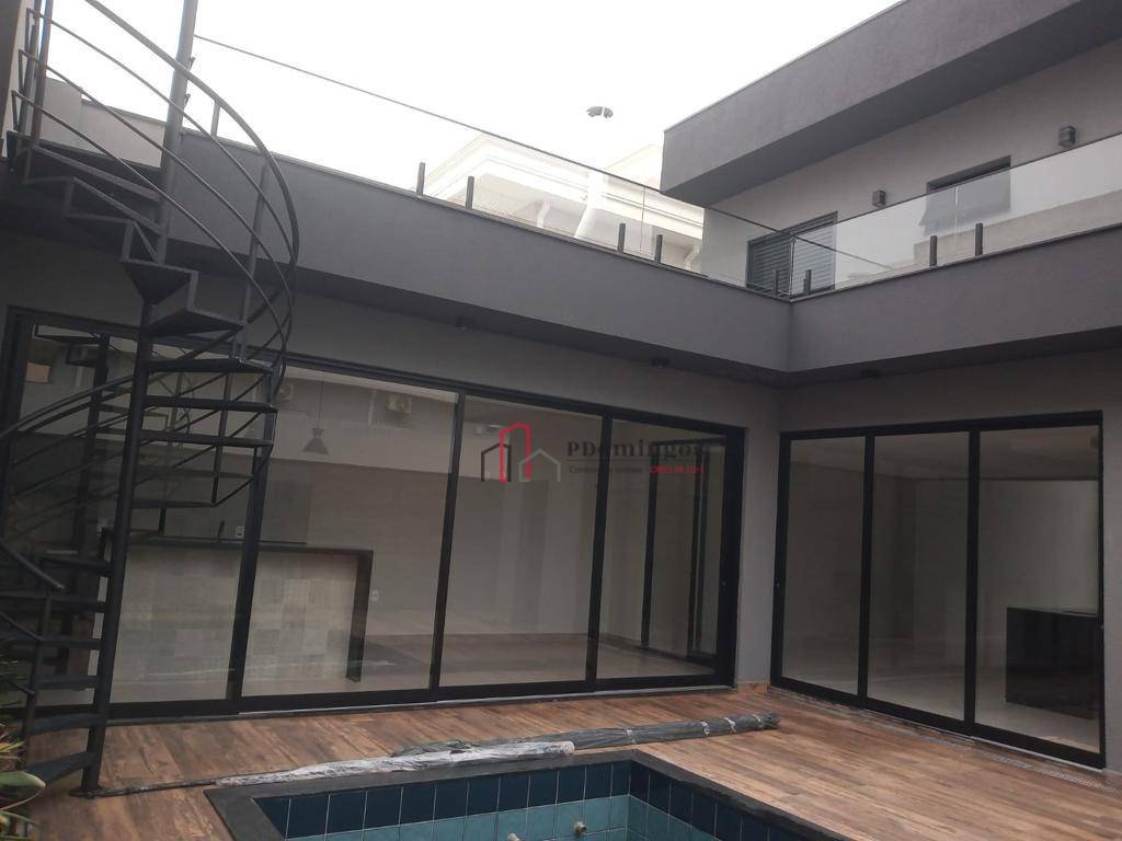 Sobrado à venda com 3 quartos, 260m² - Foto 1