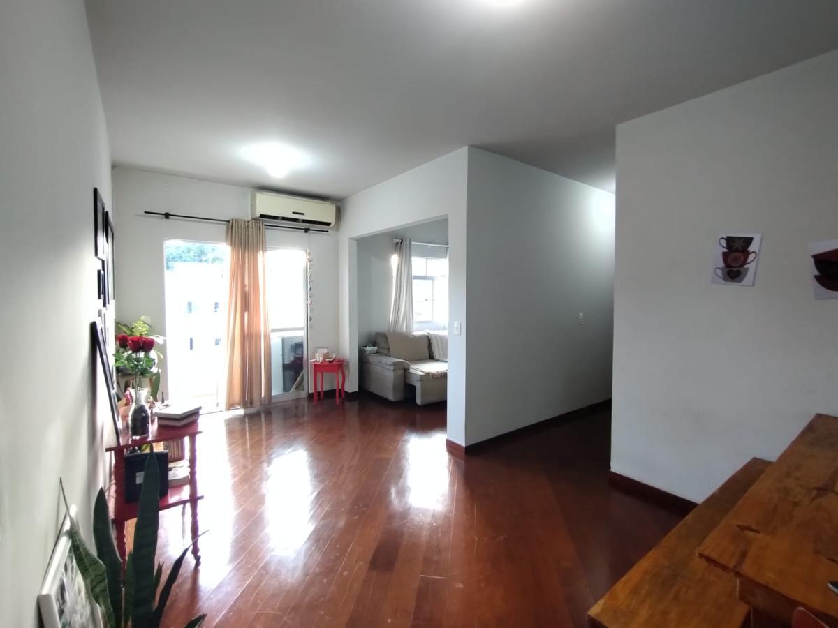 Apartamento à venda com 2 quartos, 81m² - Foto 1