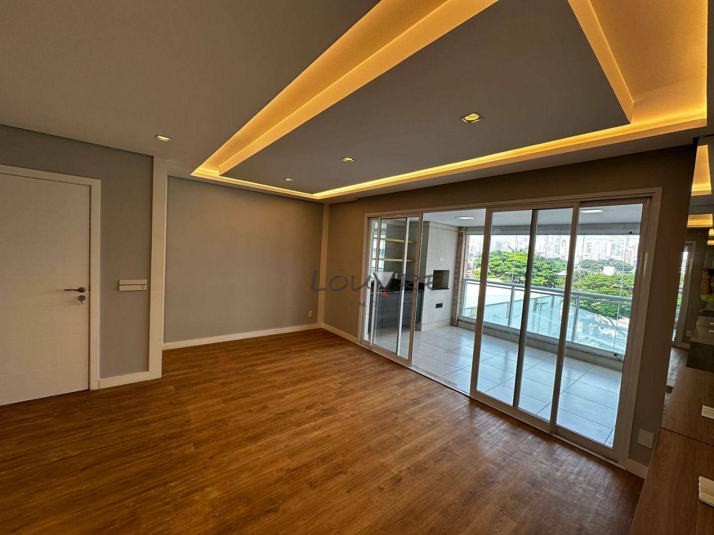 Apartamento à venda com 3 quartos, 109m² - Foto 1