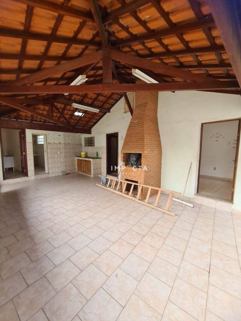 Casa à venda com 6 quartos, 270m² - Foto 11