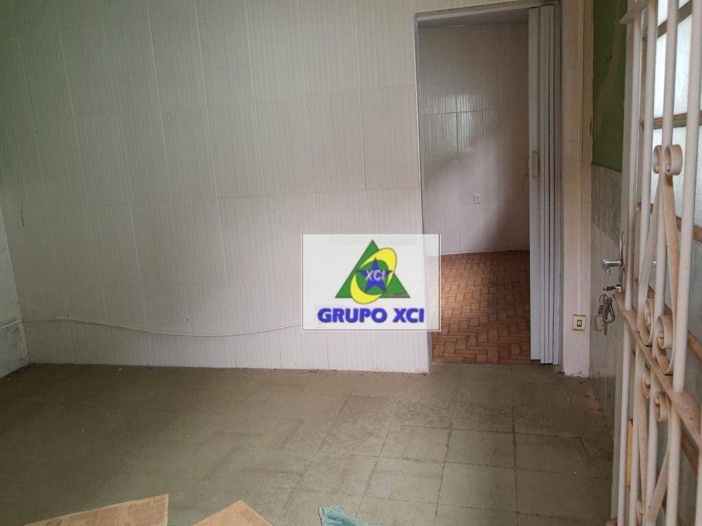 Casa à venda com 9 quartos, 261m² - Foto 16