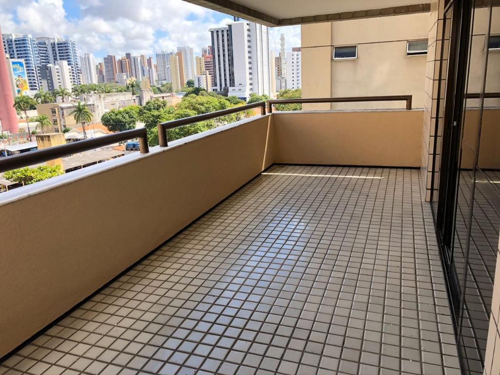 Apartamento à venda com 3 quartos, 215m² - Foto 9