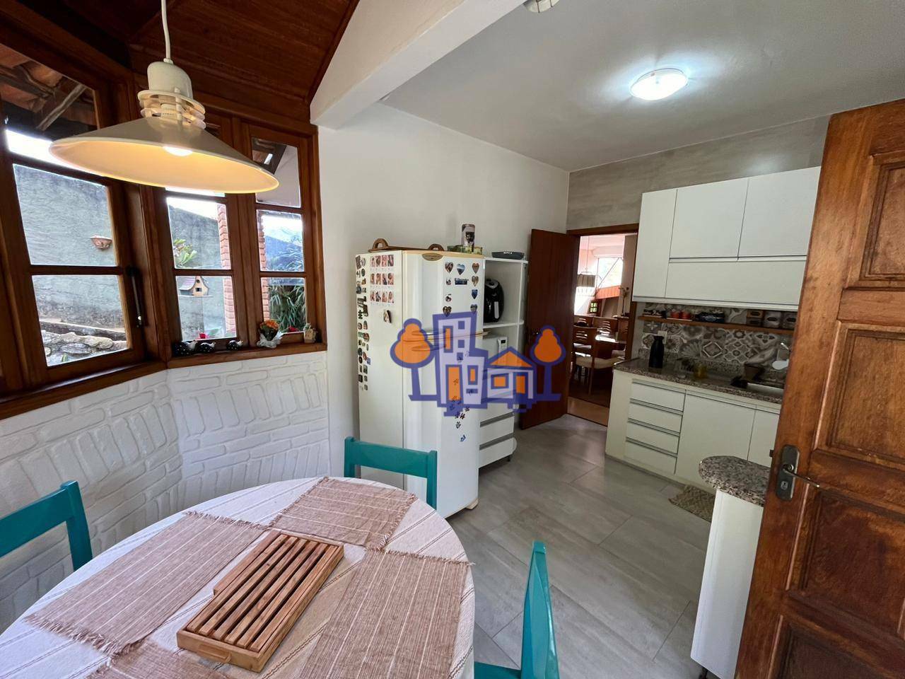 Casa à venda com 4 quartos, 229m² - Foto 18