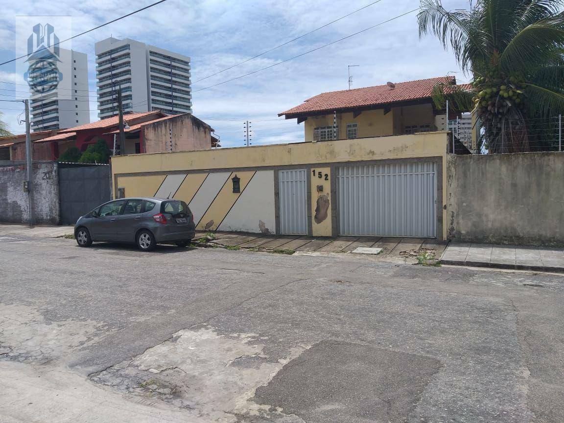 Casa à venda com 6 quartos, 2m² - Foto 1