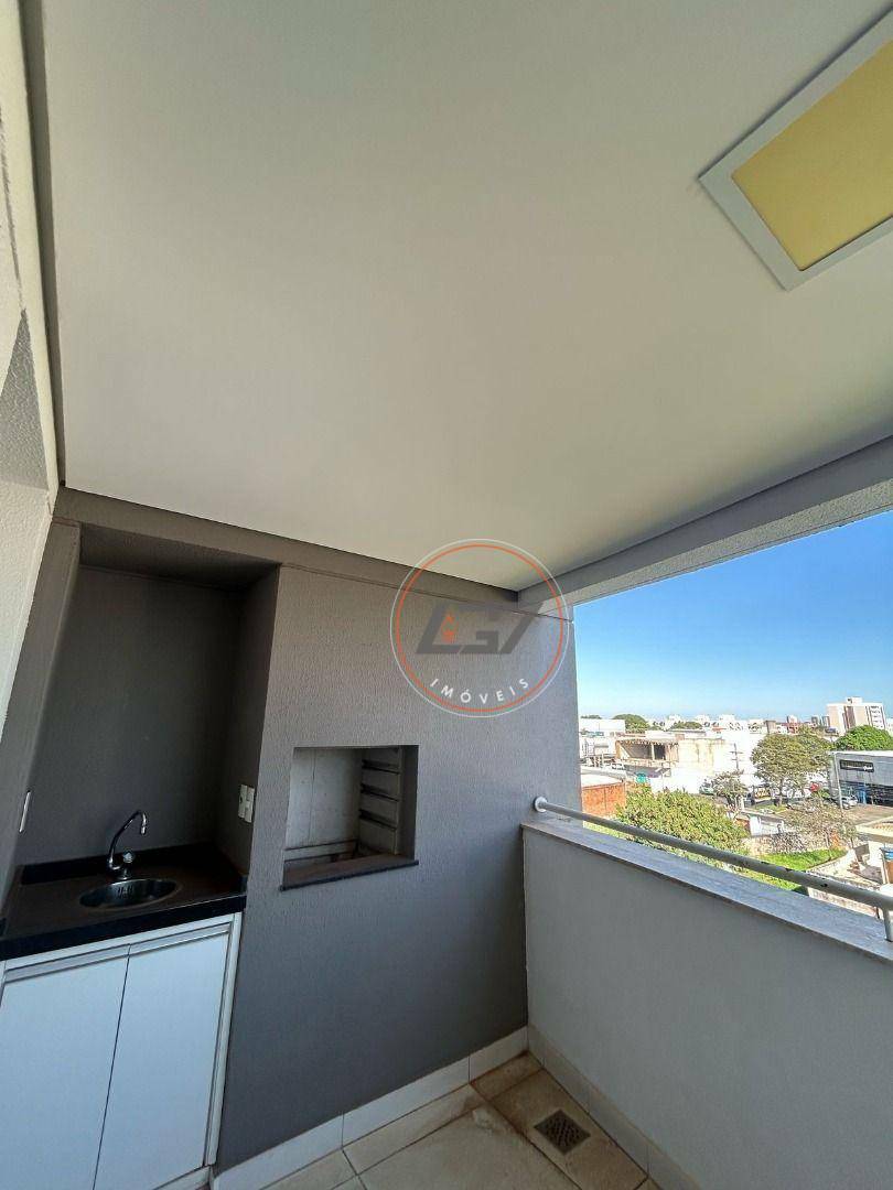Apartamento para alugar com 3 quartos, 97m² - Foto 4