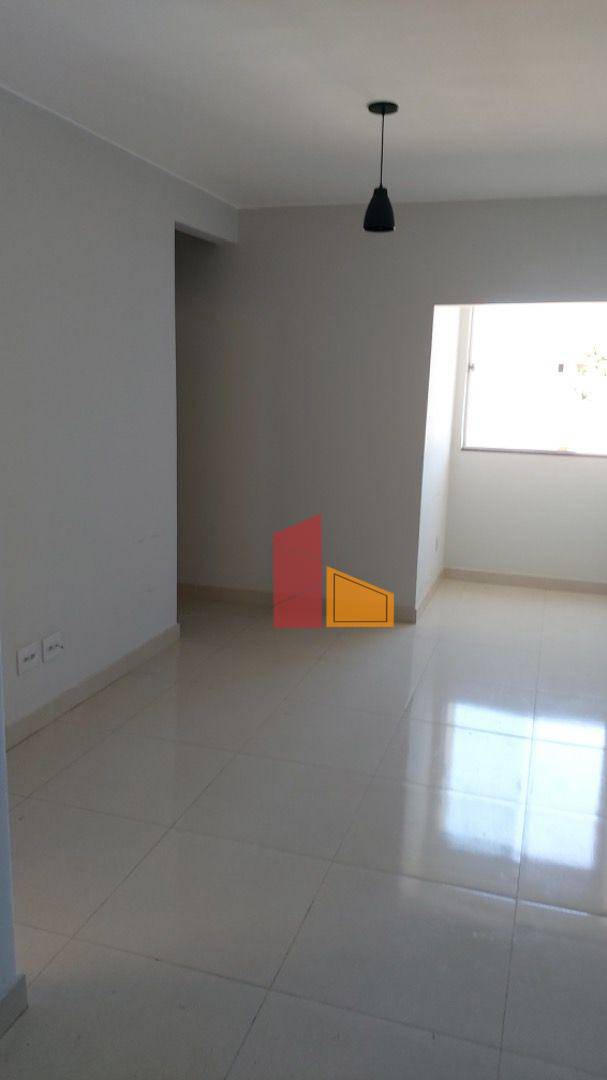 Apartamento à venda com 2 quartos, 68m² - Foto 1