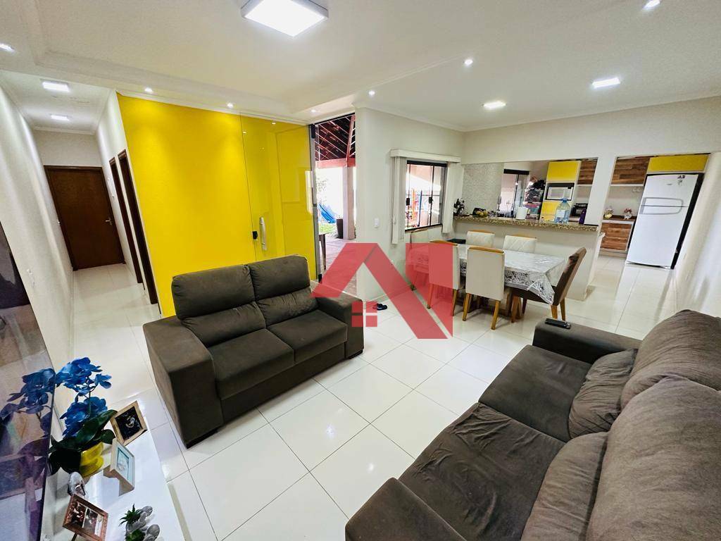 Casa à venda com 2 quartos, 120m² - Foto 1