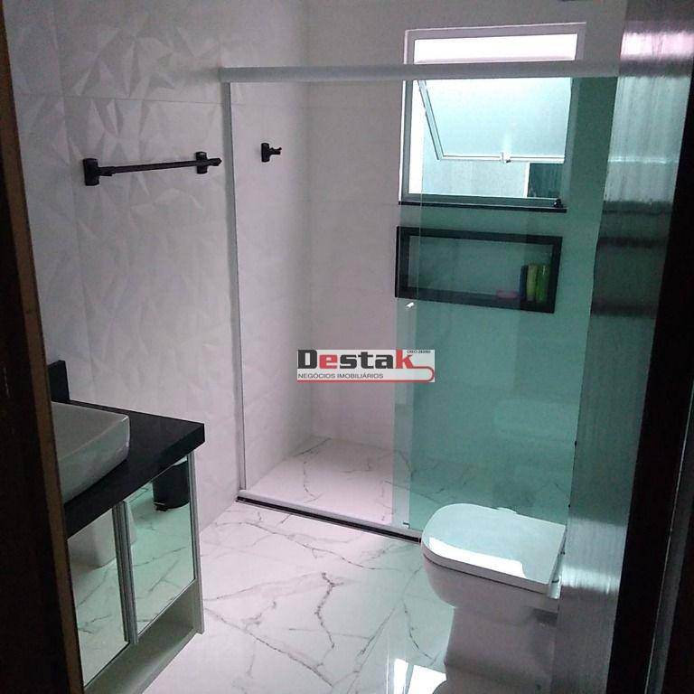 Sobrado à venda com 4 quartos, 215m² - Foto 2