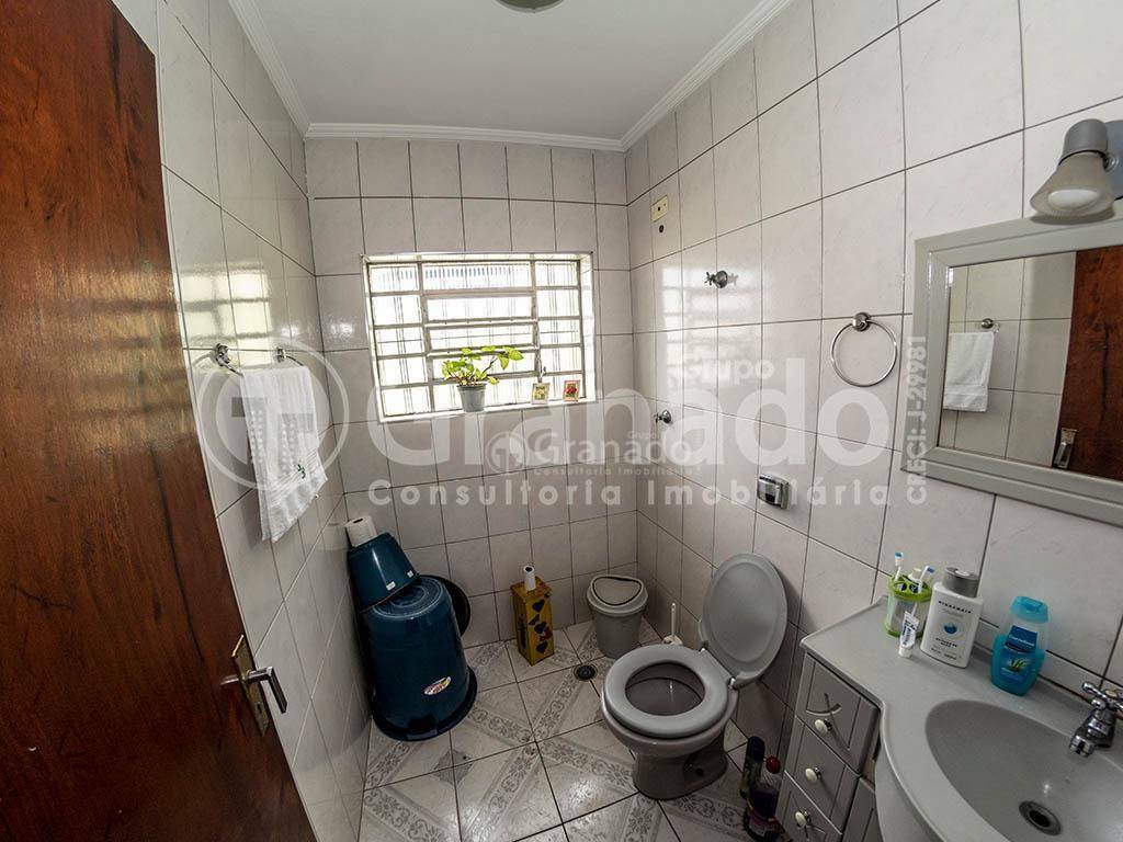 Casa à venda com 2 quartos, 300m² - Foto 6