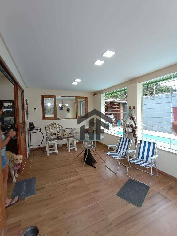 Casa, 4 quartos, 133 m² - Foto 1