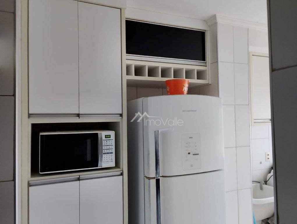 Apartamento à venda com 2 quartos, 76m² - Foto 4