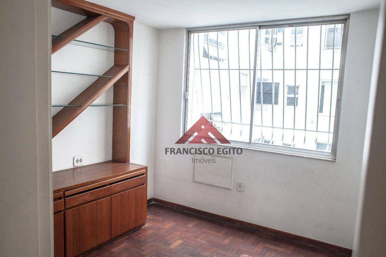 Apartamento à venda com 4 quartos, 172m² - Foto 3