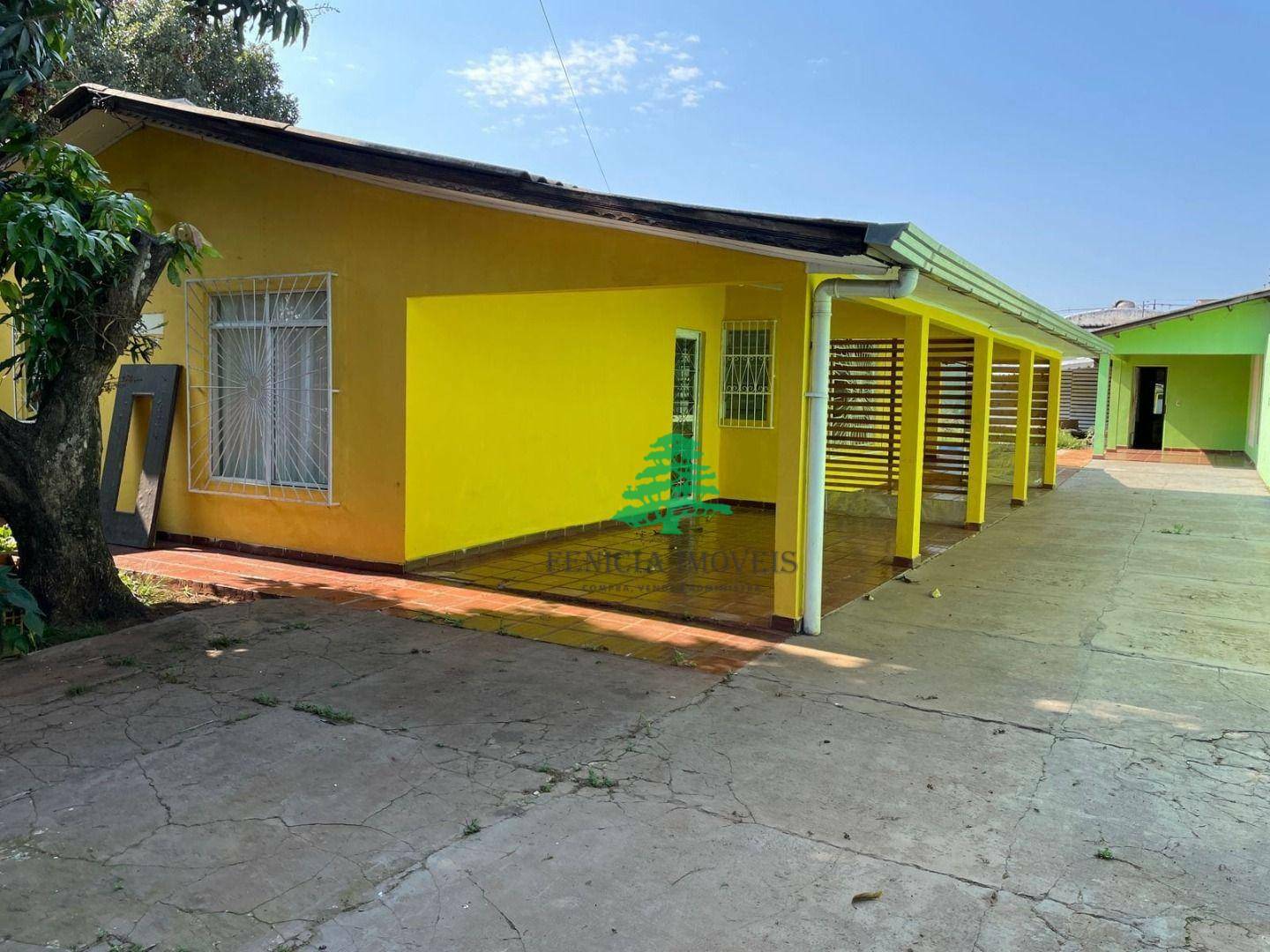 Casa à venda com 3 quartos, 210m² - Foto 1
