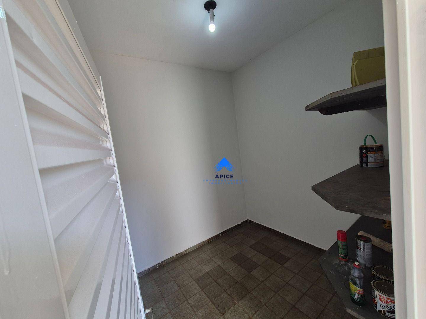 Casa para alugar com 3 quartos, 242M2 - Foto 16