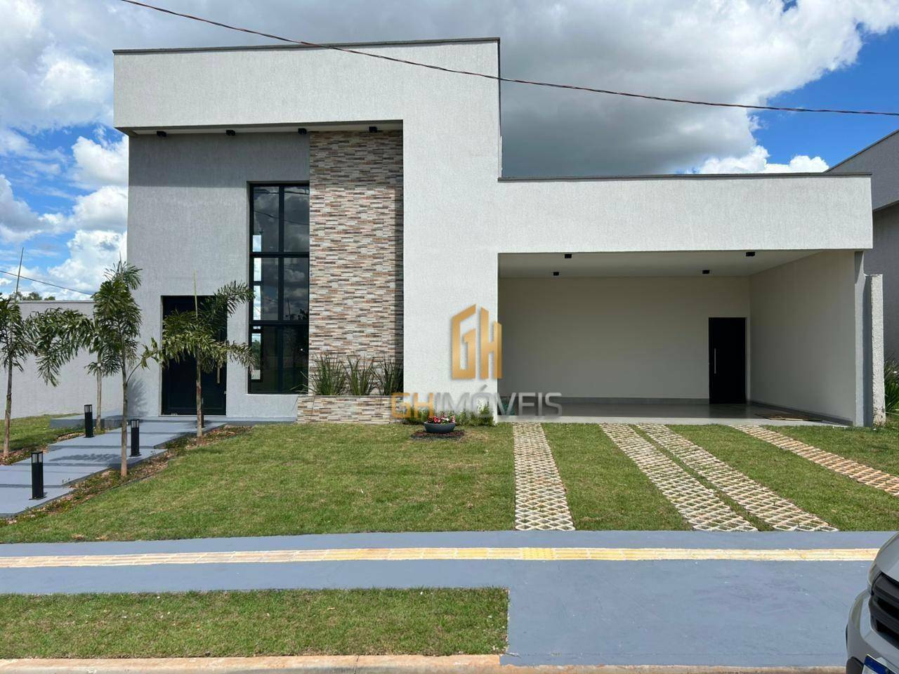 Casa de Condomínio à venda com 3 quartos, 207m² - Foto 1