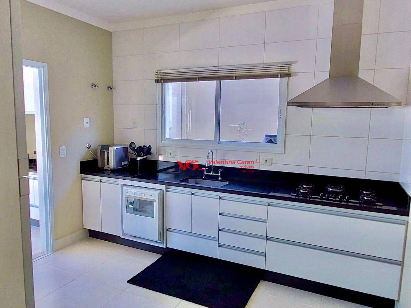 Sobrado para alugar com 3 quartos, 291m² - Foto 6