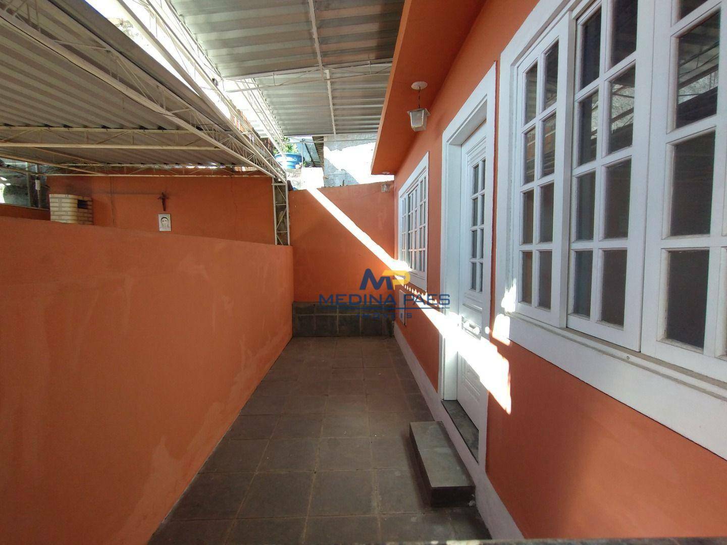 Casa à venda com 1 quarto, 65m² - Foto 2