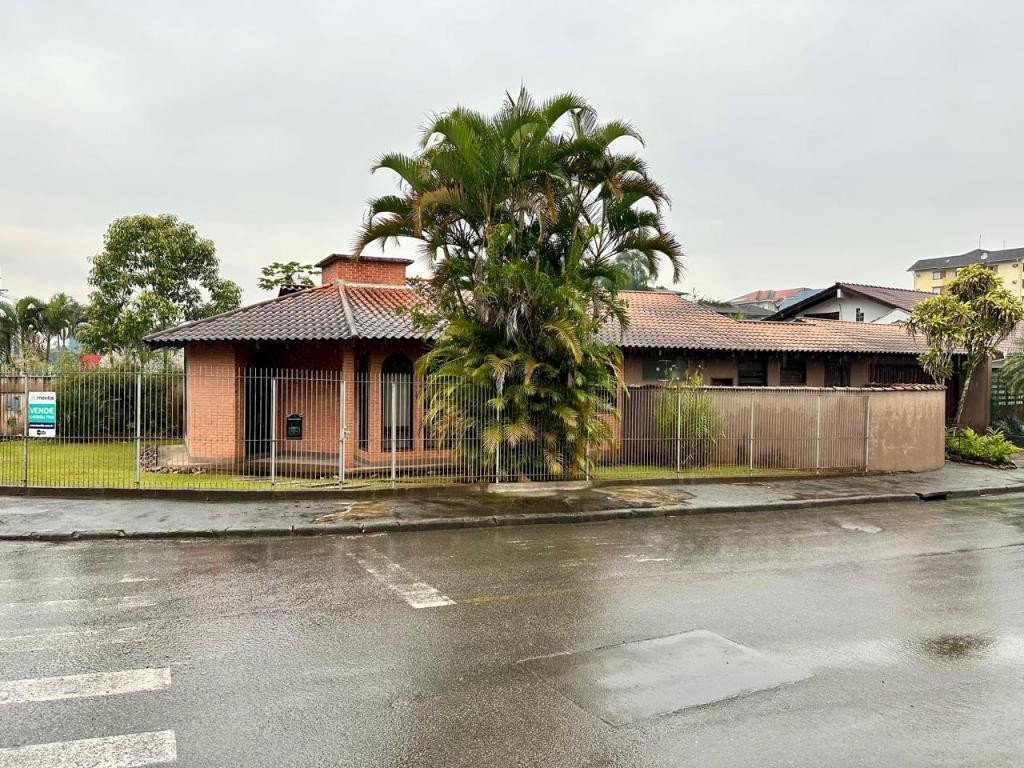 Casa à venda com 3 quartos, 542m² - Foto 1